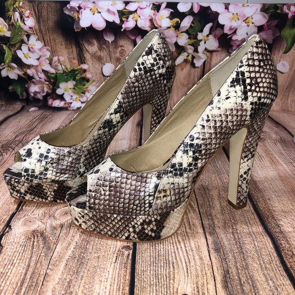 Steve Madden Snakeskin Platform Heels - Picture 2 of 7